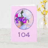 Gelukkige 104e verjaardag met een bloemenschilderi kaart (Gele Bloem)