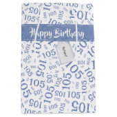 Gelukkige 105e Verjaardag Blauw en Wit Nummerpatro Medium Cadeauzakje (Voorkant)