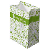 Gelukkige 105e Verjaardag Groen/Wit Nummerpatroon Medium Cadeauzakje (Voorkant Gekanteld)