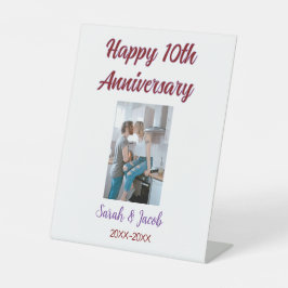 Gelukkige 10e verjaardag foto bruiloft paar naam d reclamebord met voetstuk