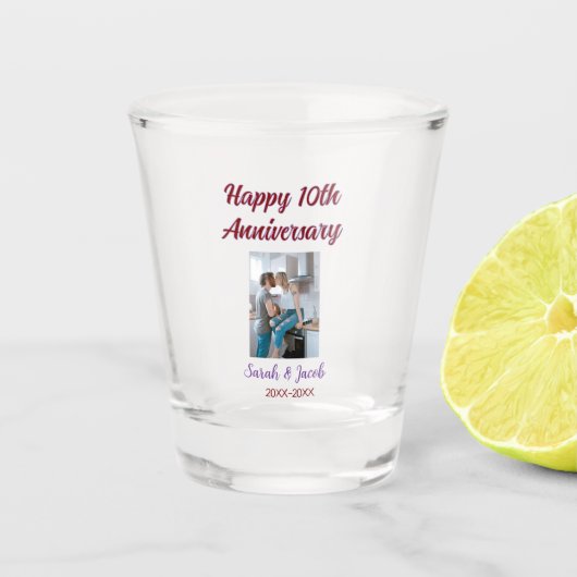 Gelukkige 10e verjaardag foto bruiloft paar naam d shot glas (Voorkant)