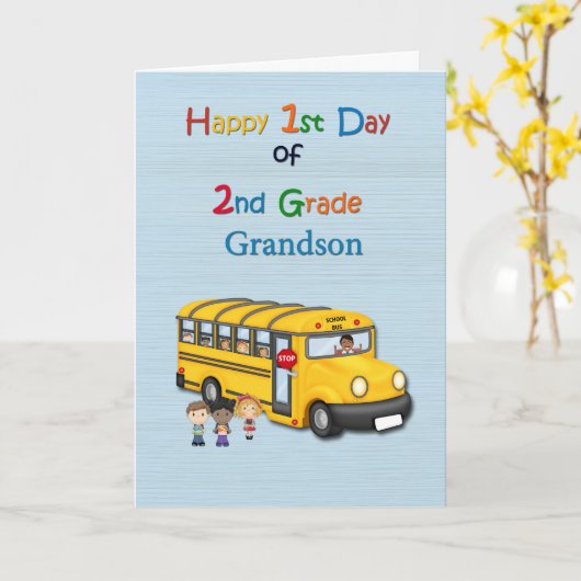 Gelukkige 1e dag van 2e klas, kleinzoon, schoolbus kaart (Gele Bloem)