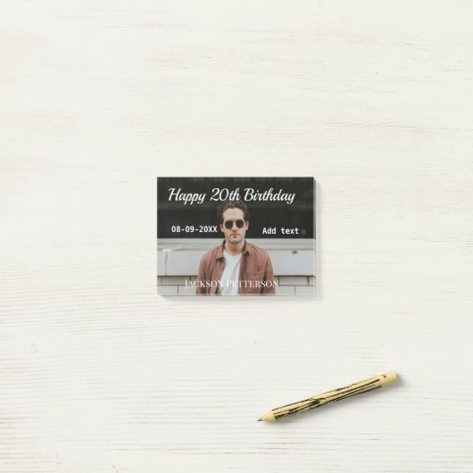 Gelukkige 20ste verjaardag eenvoudige foto naam to post-it® notes (Op bureau)