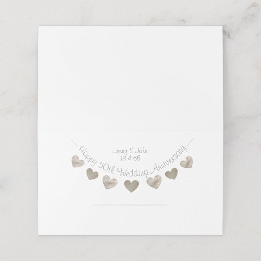 Gelukkige 50ste huwelijksdag met gouden harten plaatskaartje (Buitenkant ongevouwen)