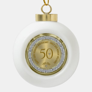 Gelukkige 50ste huwelijksverjaardag diamanten en g keramische bal ornament
