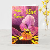 Gelukkige 62e Verjaardag Bloem Pansy Kaart (Gele Bloem)