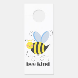 Gelukkige bijenprinses met kroon en slogan Bee Kin Deurhanger