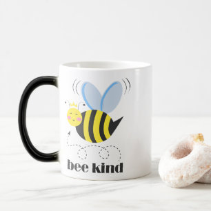 Gelukkige bijenprinses met kroon en slogan Bee Kin Magische Mok