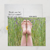 Gelukkige blote voeten in wilde bloemen briefkaart (Voorkant / Achterkant)