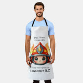 Gelukkige brandweerman mascotte met vlammen schort (Gedragen)