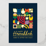 Gelukkige Chanoeka/Chanoeka Joodse Groet Folie Folie Feestdagenkaart<br><div class="desc">Happy Chanoeka / Chanoeka Modern Geometrische Vakantie Groeten in Echte Gouden Folie op Donkere Marine. Menorah, Dreidel, Donuts, Stars & Olijfolie... Ze zijn er allemaal. Joodse Chanoeka Symbolen Ruimte om uw gepersonaliseerde tekst op de voorkant en achterkant toe te voegen. Hebreeuws op de keerzijde zegt: "Chanoeka Sameach" - Happy Chanoeka....</div>