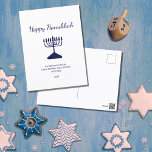 Gelukkige Chanoeka eenvoudige blauwe menorah Feestdagenkaart<br><div class="desc">Happy Hanukkah Holiday briefkaart,  met een eenvoudige blauwe menorah en script typografie ontwerp. Met blauwe aanpasbare letters kunt u uw eigen gegevens toevoegen. Een feestelijke manier om goede wensen te sturen naar vrienden en geliefden.</div>