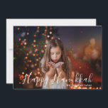 Gelukkige Chanoeka Foto Gepersonaliseerde Naam<br><div class="desc">Dit feestdagen ontwerp toont je favoriete foto met de tekst "Happy Chanoeka" en je familienaam in een overlay van een moderne witte typografie. Op de achterkant is een koraal en goud kwartblad patroon te zien. Personaliseer door de tekst in de tekstvakken te bewerken en uw eigen foto toe te voegen....</div>