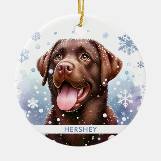 Gelukkige Chocolade Labrador Retriever Hond Kerstm Keramisch Ornament (Voorkant)