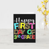 Gelukkige eerste dag van 3e klas luipaard terug na kaart (Gele Bloem)