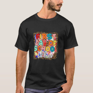 Gelukkige eerste dag van schoolleraren student Leo T-shirt