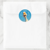 Gelukkige Gans Onder Blauwe Lucht Ronde Sticker (Tas)