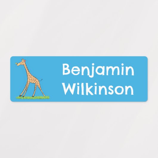 Gelukkige giraffe met vlinder cartoon gepersonalis labels (Design 2)