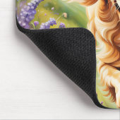 Gelukkige Gouden Retriever in Lavendelgebied Muismat (Hoek)