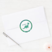 Gelukkige groene dinosaurus aangepaste naam verjaa ronde sticker (Envelop)