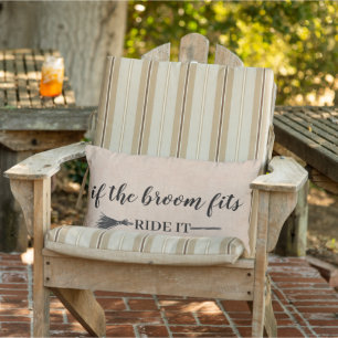 Gelukkige Halloween-heks met haar Broom Throw Buitenkussen