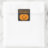 Gelukkige Halloween Tekst en Pompoen op Zwart Vierkante Sticker (Tas)