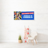 Gelukkige Hond Feest Toeters Spandoek (Insitu)