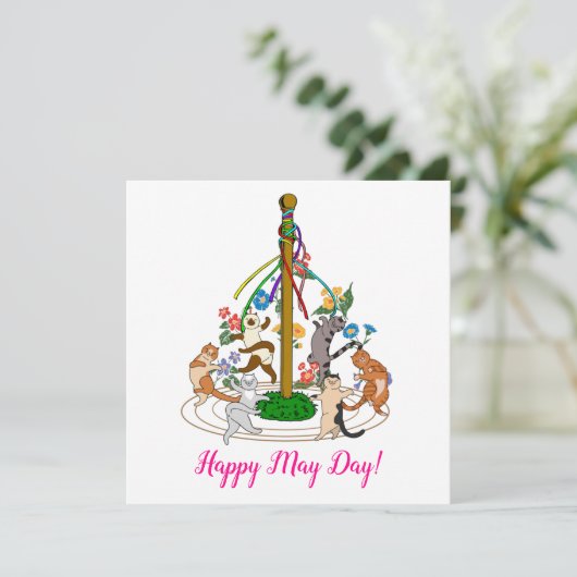 Gelukkige katten dansen rond Maypole Custom Greeti Feestdagenkaart (Staand voorkant)