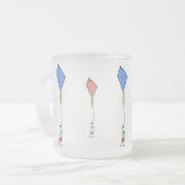 Gelukkige Kind Vliegend Een Blauwe Vlieger Matglas Koffiemok (Voorkant links)