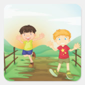 Gelukkige Kinder spelen buitenshuis Vierkante Sticker (Voorkant)