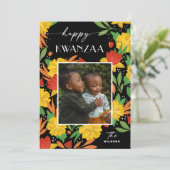 Gelukkige Kwanzaa. Heldere botanische bloemenfoto Feestdagenkaart (Staand voorkant)