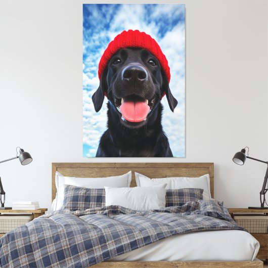Gelukkige Labrador in een rode muts onder een blau Canvas Afdruk (Insitu (Slaapkamer))