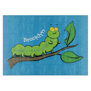 Gelukkige malse groene rups cartoon illustratie snijplank
