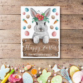 gelukkige oosterbunny met houten bord en eieren briefkaart