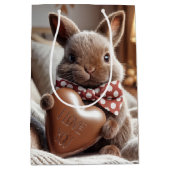 Gelukkige paashaas met chocolade hart medium cadeauzakje (Voorkant)