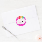 Gelukkige Regenboog Wolk op Heet Roze Ronde Sticker (Envelop)