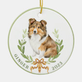 Gelukkige Sheltie in Laurel Wreath Keramisch Ornament (Voorkant)