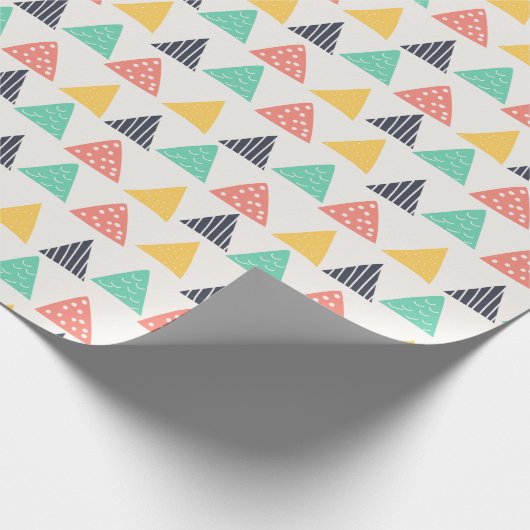 Gelukkige slak op driehoeken cadeaupapier (Hoek)