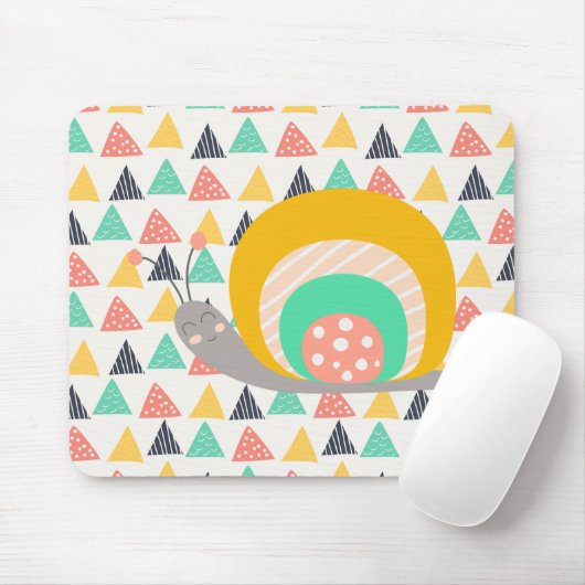 Gelukkige slak op driehoeken muismat (Met muis)