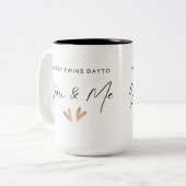 Gelukkige tweelingdag van de ene tweeling naar de  tweekleurige koffiemok (Voorkant links)