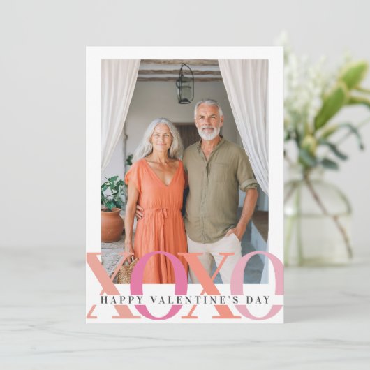 Gelukkige Valentijnse Moderne Roze Foto Feestdagenkaart (Staand voorkant)