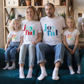 Gelukkige veelkleurige "vreugdevolle" kerst t-shirt