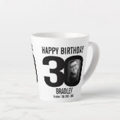 Gelukkige verjaardag 30 naam twee foto's in jaar m latte mok (Rechterhoek)
