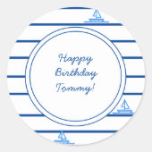 Gelukkige Verjaardag Blauwe Zeilboot en Strepen Ronde Sticker (Voorkant)