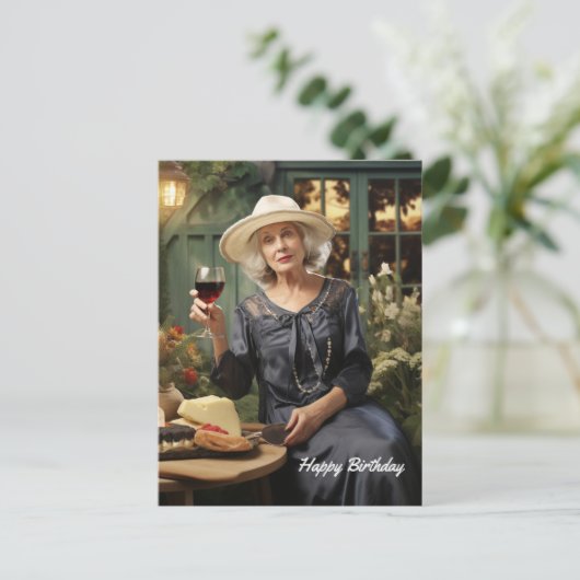 Gelukkige Verjaardag Dame in de tuin met wijn en k Briefkaart (Staand voorkant)