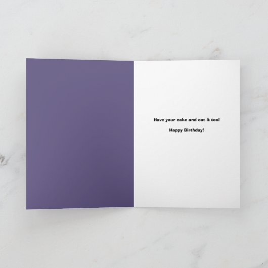 Gelukkige verjaardag dikke kat likken gezicht met  feestdagen kaart (Binnen)