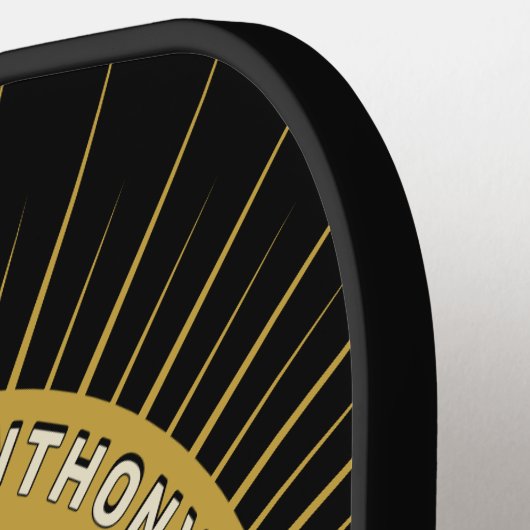 Gelukkige verjaardag foto hem haar elegante person pickleball paddle (Links Detail)