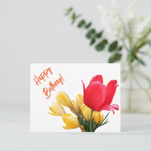 Gelukkige Verjaardag gele krokus rode tulp bloemen Feestdagenkaart (Staand voorkant)