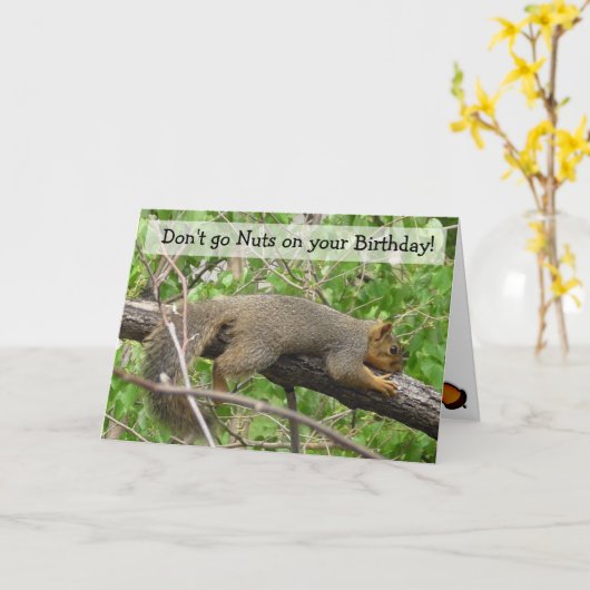 Gelukkige verjaardag humoristische grappige eekhoo kaart (Gele Bloem)