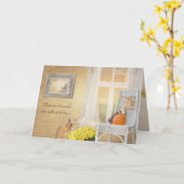 Gelukkige verjaardag-kat met herfst pompoen en raa kaart (Gele Bloem)